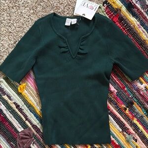 Love by design forest green v neck